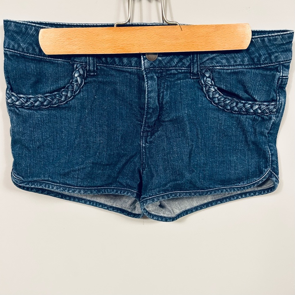 Braided pockets short shorts!